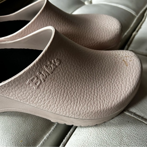 Birkenstock Light Pink / Tan gardening Clogs
Sz 7.5 US 38 euro - Picture 3 of 5